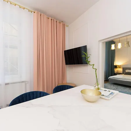 Wawel Castle Old Town Bigger P4you Pl Apartment