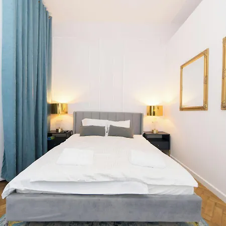 Wawel Castle Old Town Bigger P4you Pl Krakov