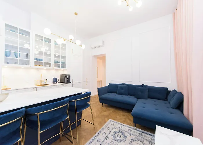 Wawel Castle Old Town Bigger P4you Pl * Krakow